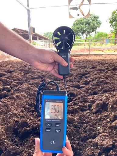 Medição de temperatura em um sistema compost barn