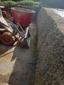 Trator adaptado para retirada da silagem